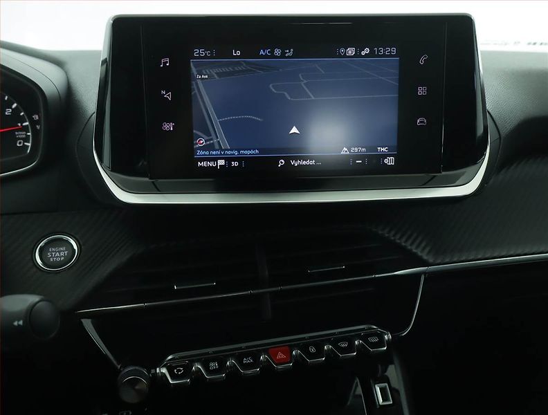 Peugeot 2008 (2022) Allure 1.2 PureTech, Automat - fotka 15 z 17