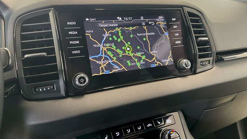 Škoda Karoq (2022) Sportline 1.5 TSI 110kW - fotka 30 z 33