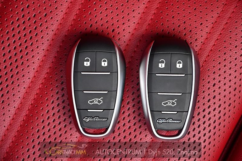 Alfa Romeo Stelvio 2.2 Diesel 16V 154kW Veloce AT - fotka 38 z 53