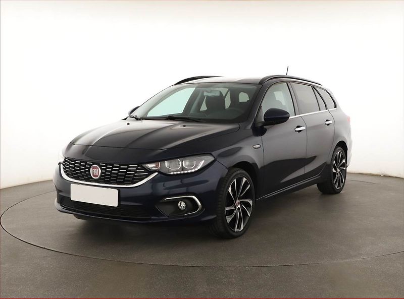 Fiat Tipo (2019) 1.6 MultiJet, Automat - fotka 2 z 20