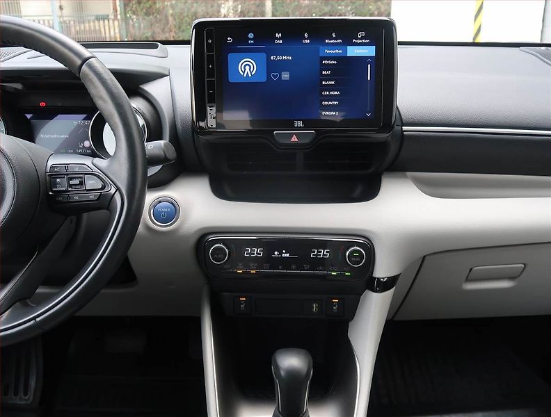 Toyota Yaris (2022) Executive 1.5 VVT-i Hybrid - fotka 12 z 21