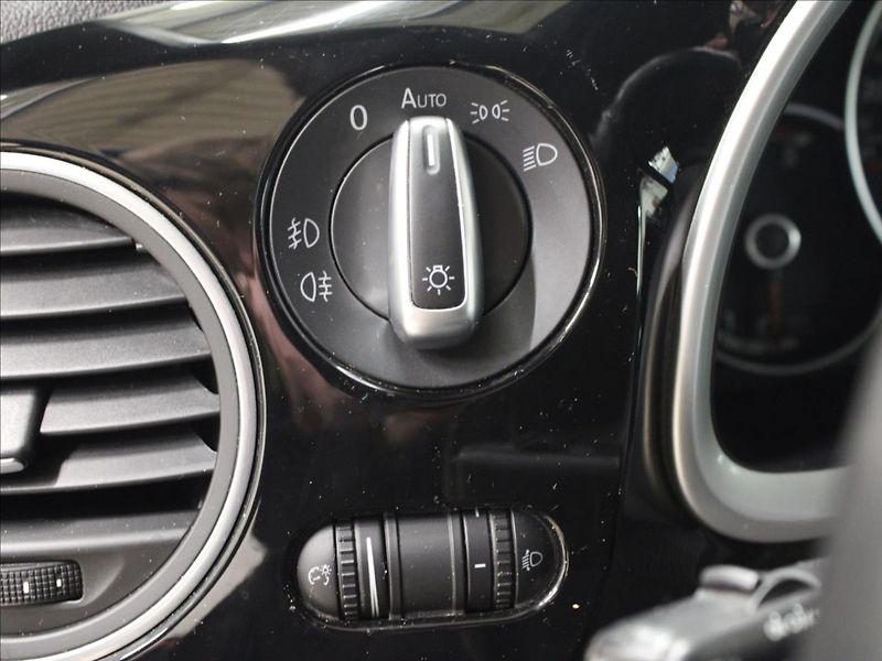 Volkswagen Beetle 1,2 TSI Cup - fotka 16 z 29