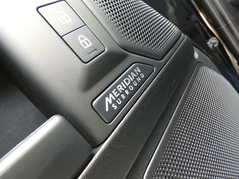 Land Rover Defender 110 4,4 OCTA P635 - fotka 12 z 46