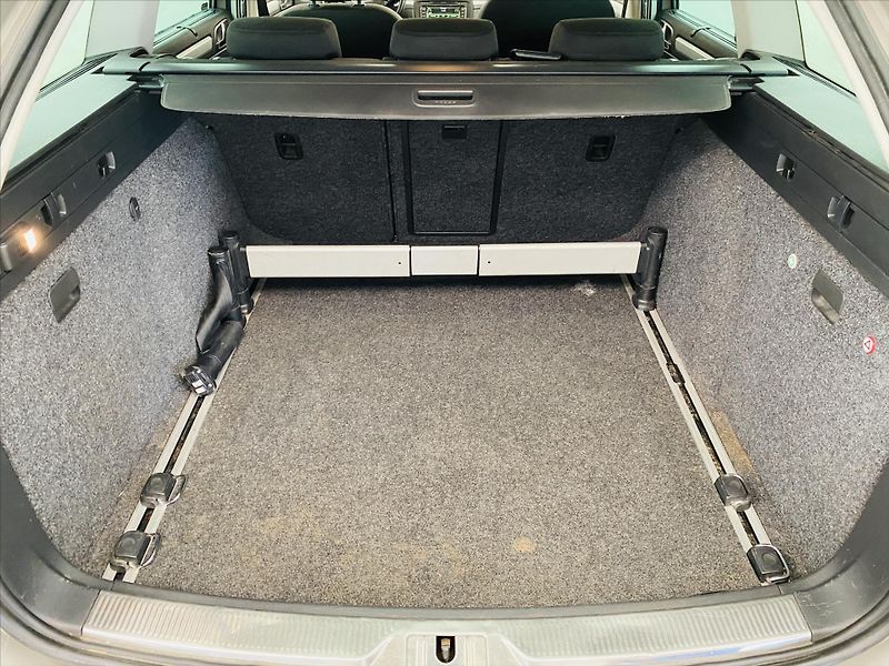 Škoda Superb 2,0 TDI 125kW 4x4 Elegance - fotka 21 z 25