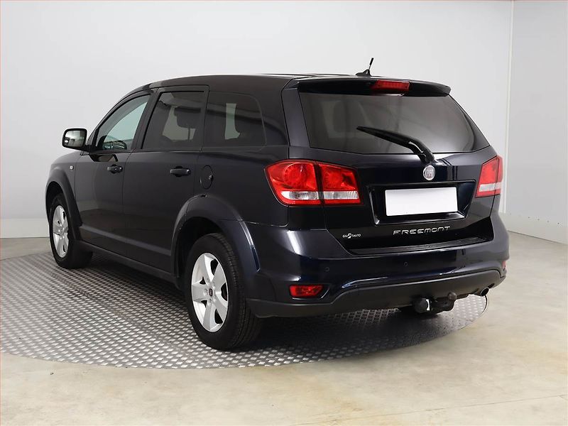 Fiat Freemont (2011) 2.0 MultiJet, 7 míst, Tempomat - fotka 4 z 16