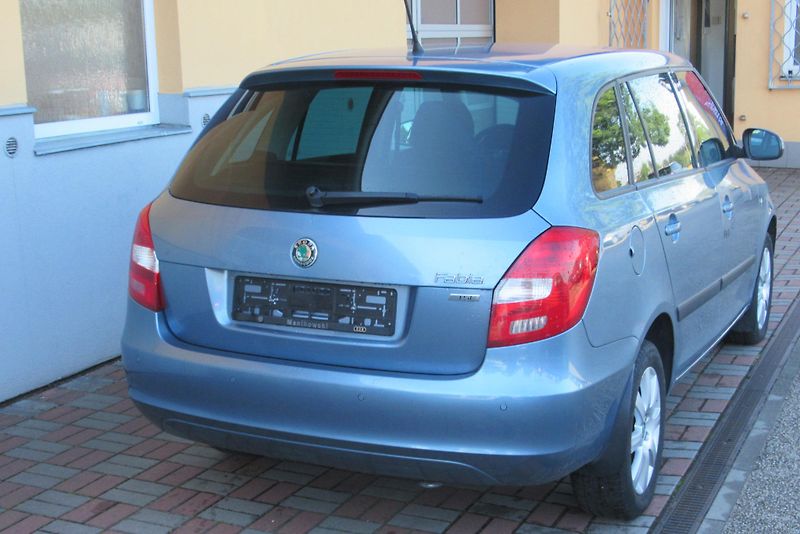 Škoda Fabia 1.2 TSi AUT. KLIMA TEMPOMAT - fotka 8 z 31