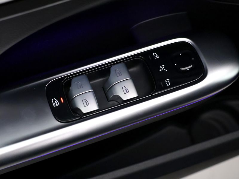 Mercedes-Benz Třídy C 2.0 220d 147kW AMG-Line - fotka 16 z 30