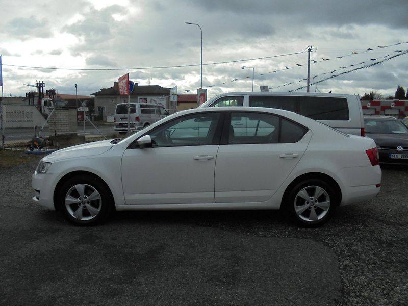 Škoda Octavia (2016) 2.0 TDI-DIGIKLIMA-VYH.SEDADLA - fotka 4 z 11