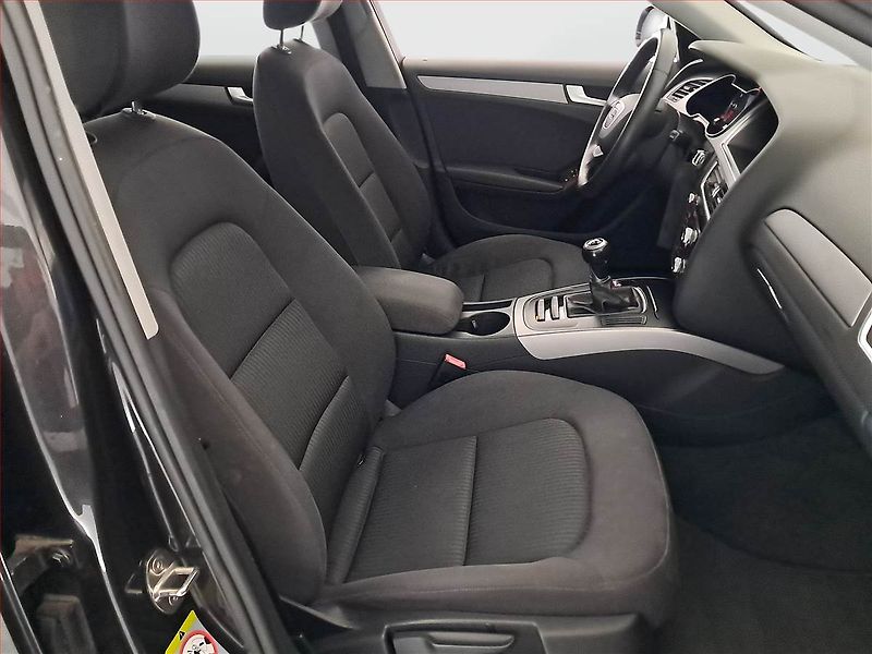 Audi A4 (2013) 2.0 TDI, Xenony, Tempomat - fotka 9 z 16