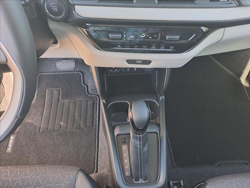 Suzuki Swift (2026) 1,2 PREMIUM HYBRID CVT - fotka 12 z 22