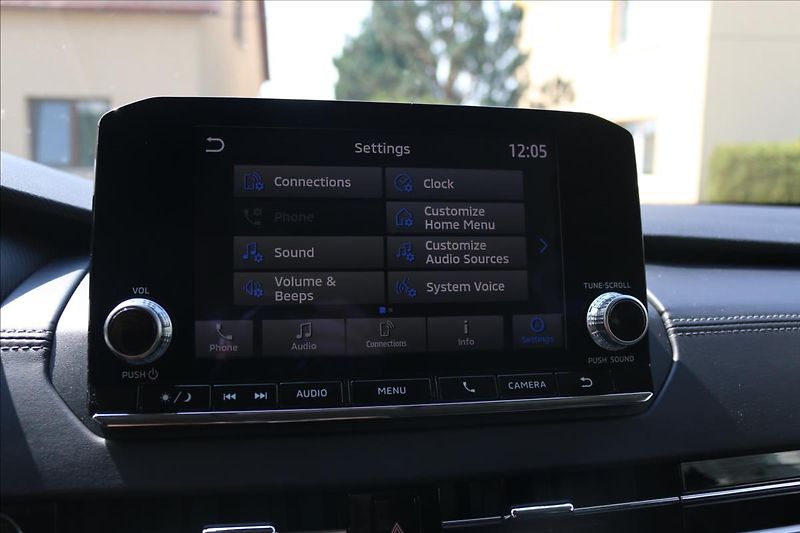 Mitsubishi Outlander 2,4 PHEV, 7míst, Invite - fotka 30 z 53
