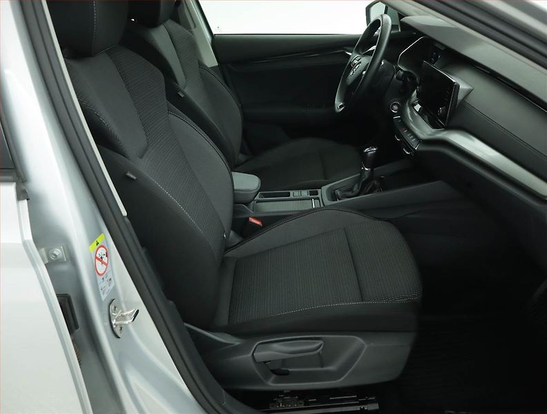 Škoda Octavia (2023) Ambition 2.0 TDI, ČR,1.maj - fotka 9 z 15