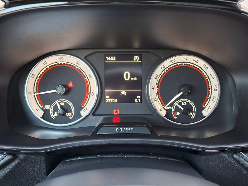 Škoda Fabia (2023) Monte Carlo 1,0TSi 81kW - fotka 6 z 34
