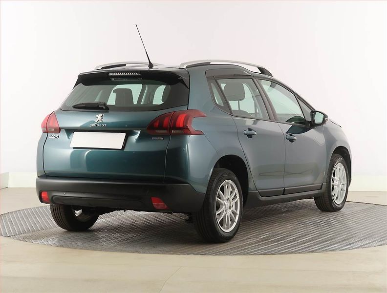 Peugeot 2008 (2017) 1.2 PureTech, Automat, ČR - fotka 5 z 21