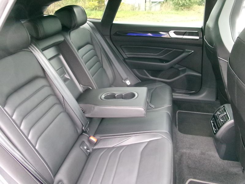 Volkswagen Arteon Shooting Brake (2023) 1,4TSI E-hybrid R-Line WEBASTO - fotka 18 z 62
