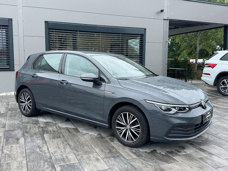 Volkswagen Golf (2020) Edition 1.5 TSI 96kW - fotka 3 z 31