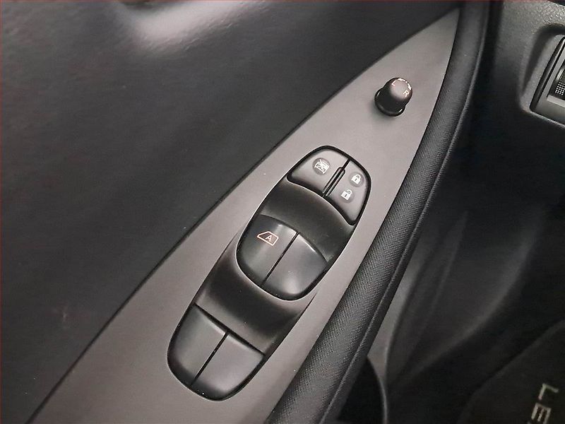 Nissan Leaf (2022) 40 kWh, SoH 89%, Automat - fotka 18 z 19