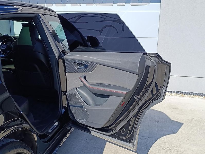 Audi RS Q8 4.0TFSI 441kW QUATTRO ČR DPH  - fotka 37 z 40