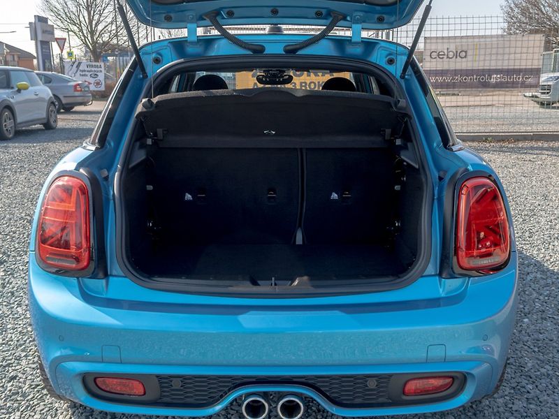 Mini Cooper S (2018) 12/18 2.0T 141KW mat - fotka 48 z 56