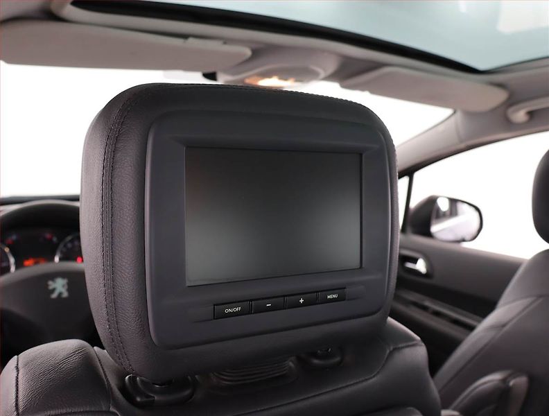 Peugeot 5008 (2012) Allure 1.6 HDi, Navi, Tempomat - fotka 14 z 22