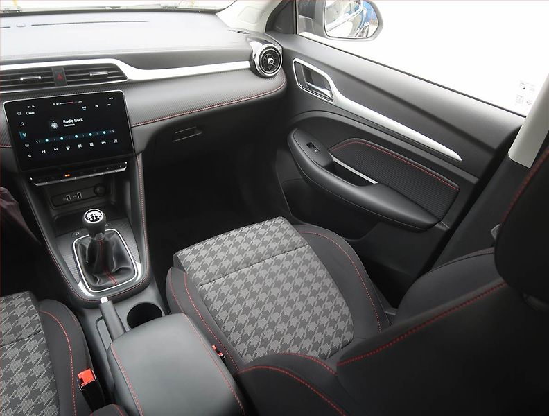MG ZS (2025) 1.5, Serv.kniha, Navi - fotka 8 z 18