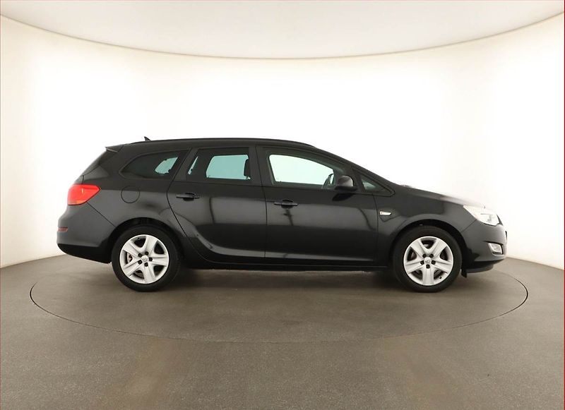 Opel Astra (2011) 2.0 CDTI, Serv.kniha, Navi - fotka 6 z 13