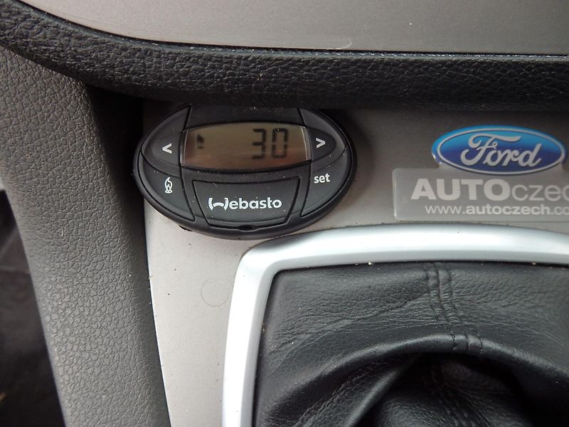 Ford Kuga 2.0 TDCi 4x4 ZÁLOHOVÁNO - fotka 16 z 17