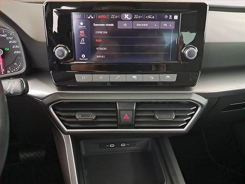 Seat Leon (2022) 1.0 eTSI, Automat, ČR,1.maj - fotka 12 z 18