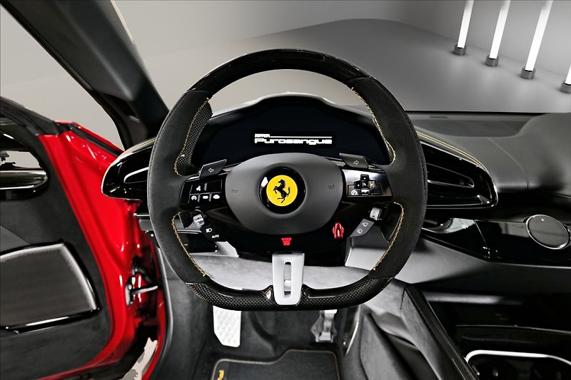 Ferrari Purosangue (2025) CARBON / PANO / MASÁŽ - fotka 14 z 25