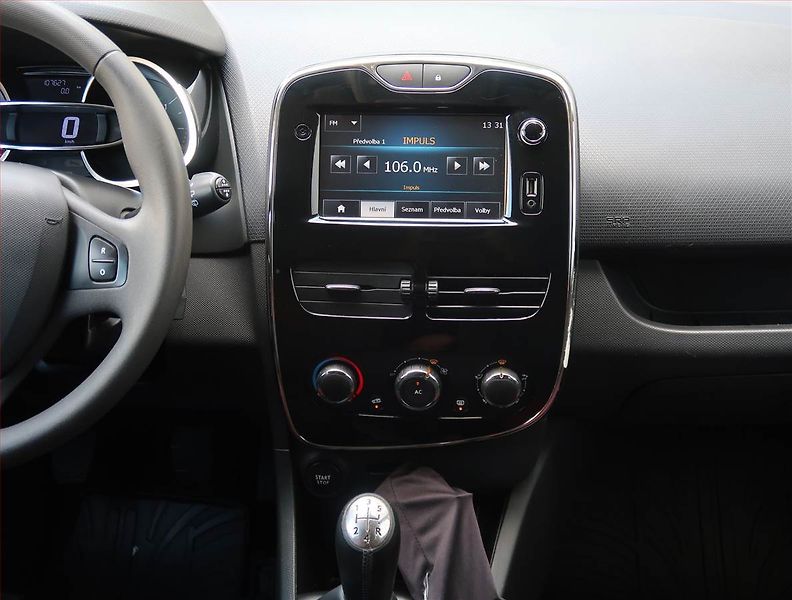 Renault Clio (2013) 1.2 16V , Tempomat - fotka 12 z 22