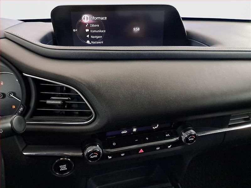Mazda CX-30 (2019) Skyactiv-X 2.0 - fotka 12 z 20