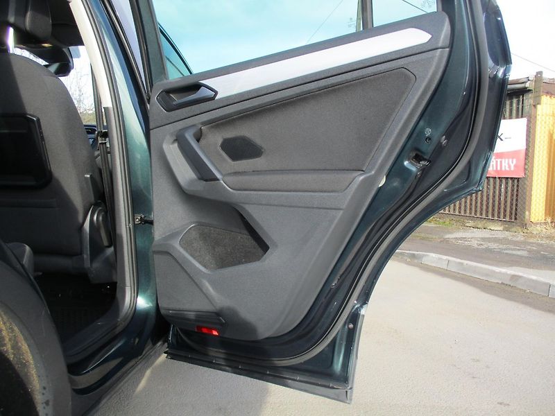 Volkswagen Tiguan 2.0TDi*4x4*7DSG*NAVI*T.ZAŘ - fotka 34 z 51