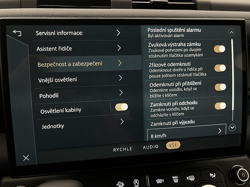 Land Rover Defender (2026) 110 D250 X-DYNAMIC SE AWD Aut - fotka 39 z 48