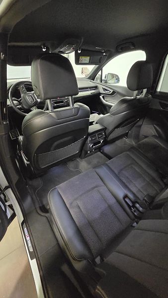 Audi Q7 (2017) ČR, 1.majitel, MAX výbava, DPH - fotka 10 z 12