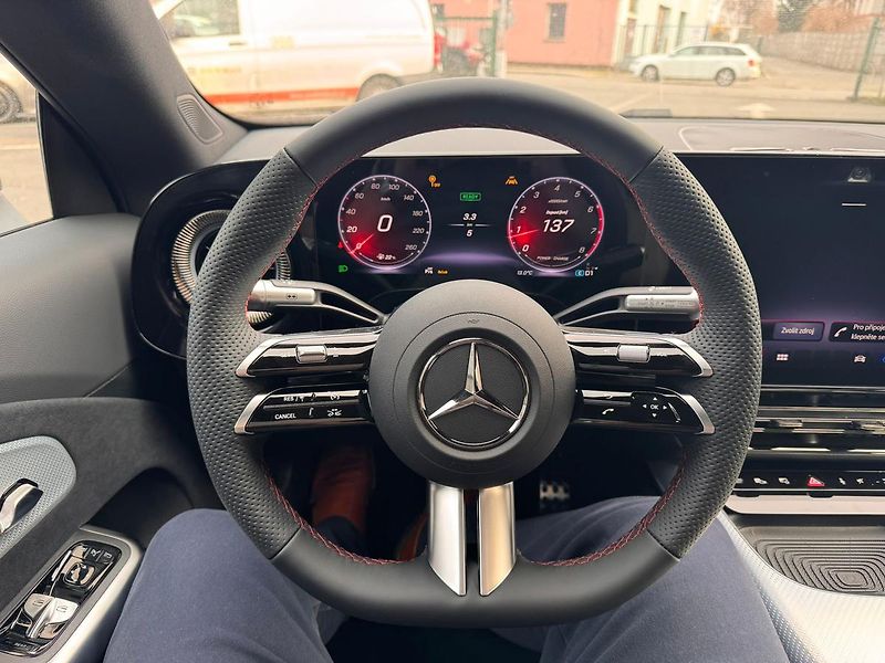 Mercedes-Benz CLA (2026) 200 4M - fotka 13 z 23