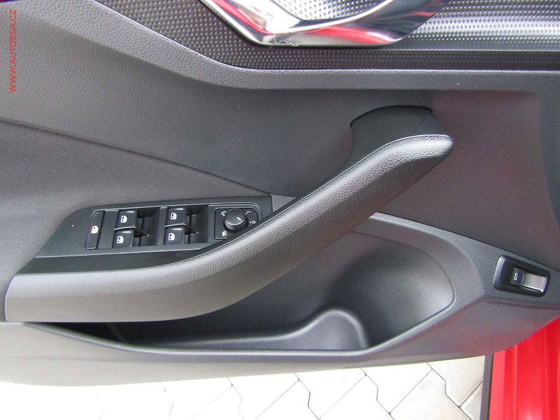 Škoda Kamiq (2021) 1.5 TSi, Monte Carlo, DSG - fotka 11 z 22