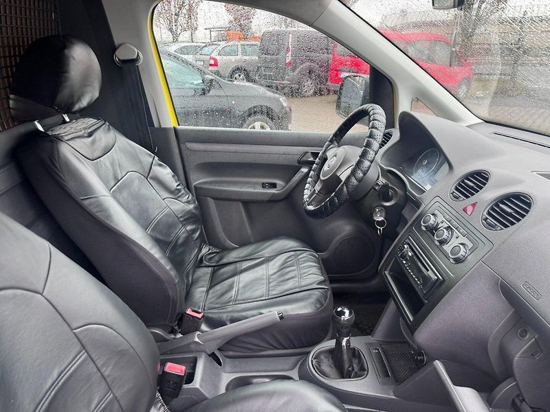 Volkswagen Caddy (2011) 1,6 TDI 55 KW STK TAŽNÉ - fotka 31 z 42
