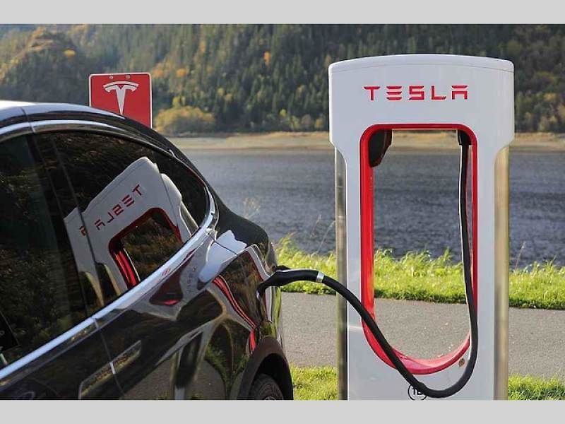Tesla Model X.