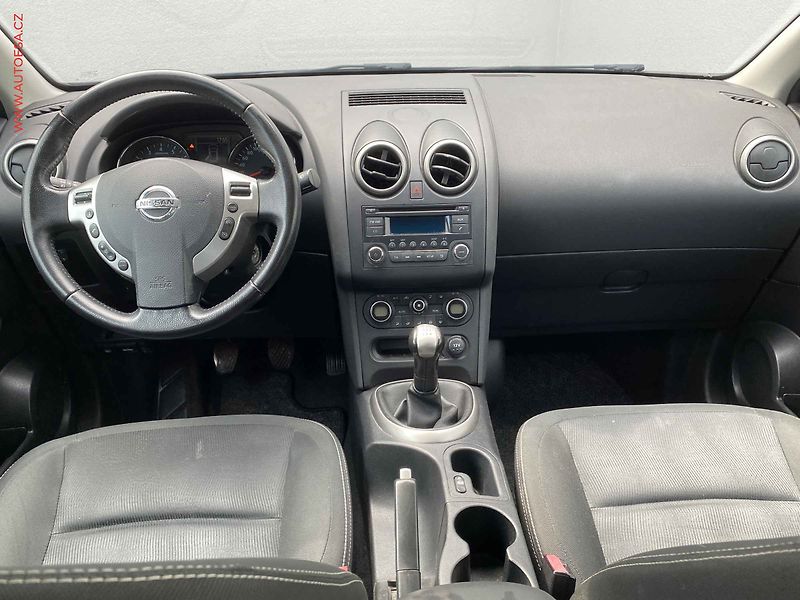 Nissan Qashqai (2011) 1.6i 4x2, Acenta - fotka 8 z 16