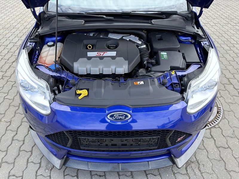Ford Focus ST 2.0 EB 184 kW xenon, servis - fotka 12 z 25