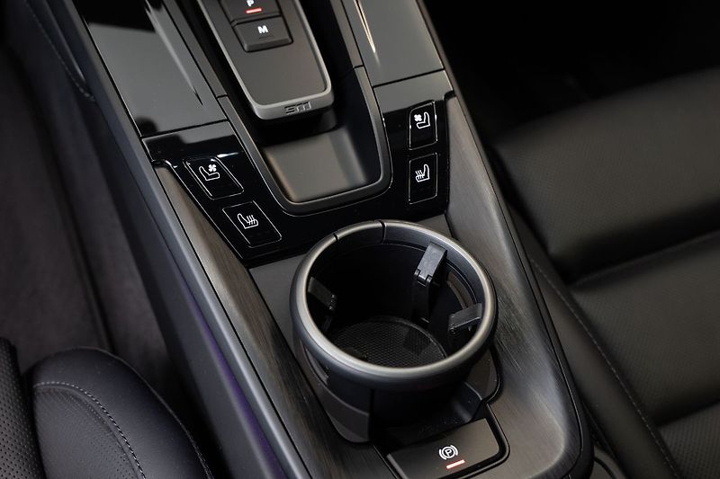 Porsche 911 (992.2) Carrera 4 GTS TECHART - fotka 14 z 34
