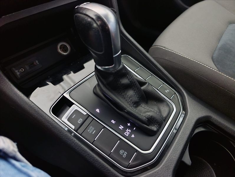 Volkswagen Golf Sportsvan 1,6 TDi DSG Navigace Tempomat - fotka 18 z 35
