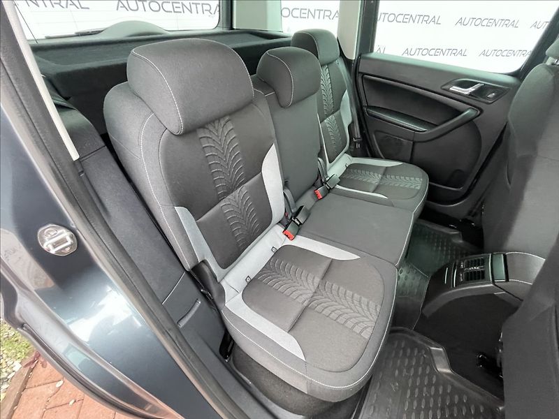 Škoda Yeti 1,4 TSi,90kW,serv.hist.,STK 10 - fotka 22 z 23