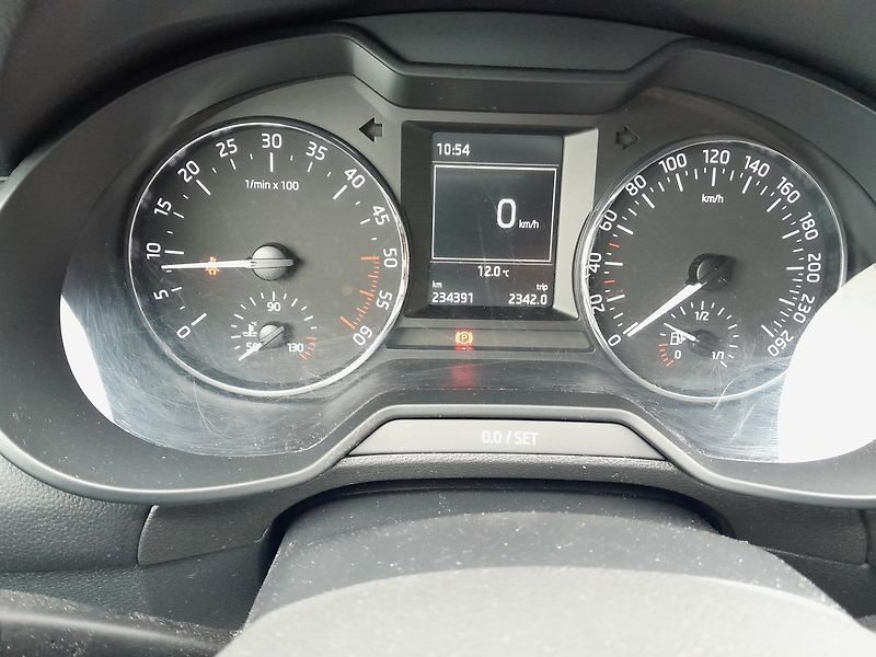 Škoda Octavia 2.0 TDI 4x4 110 kW - fotka 16 z 24