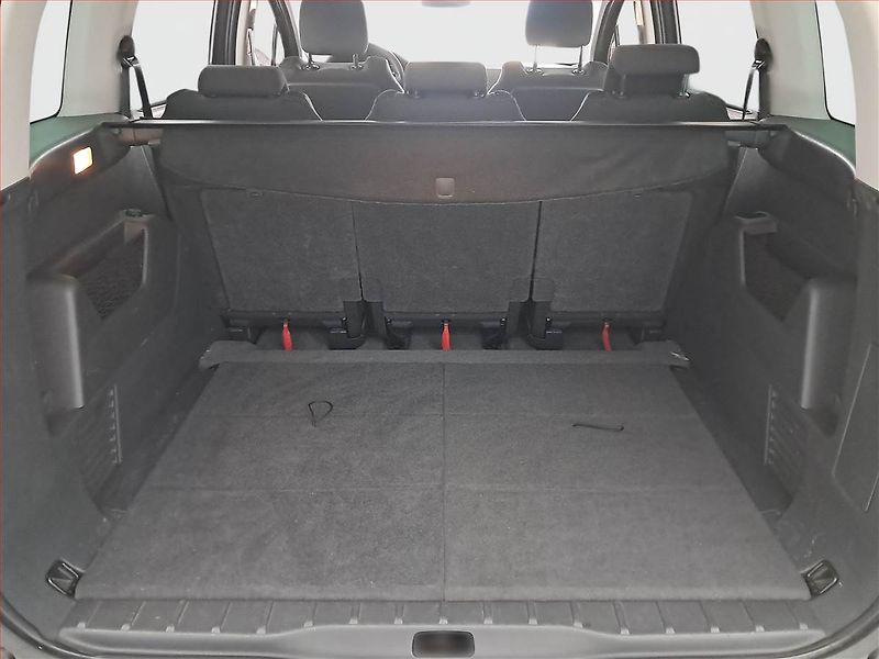 Peugeot 5008 (2014) 1.6 HDi, Navi, Tempomat - fotka 13 z 17