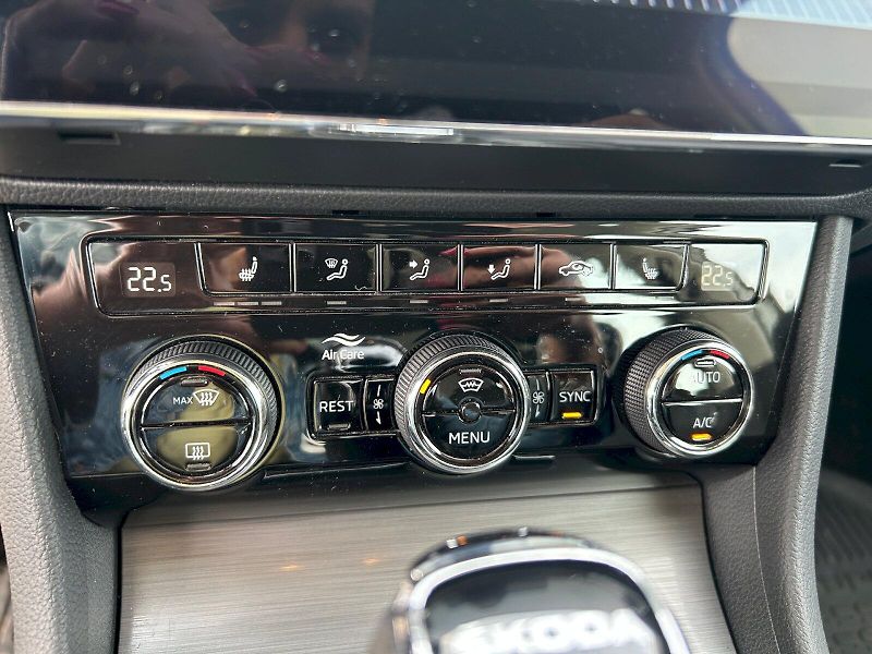 Škoda Superb (2022) STY TD 147/2.0 A7F - fotka 27 z 31