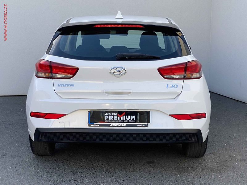 Hyundai i30 (2024) 1.5 DPi, 1.maj,ČR, Start, AC - fotka 5 z 17
