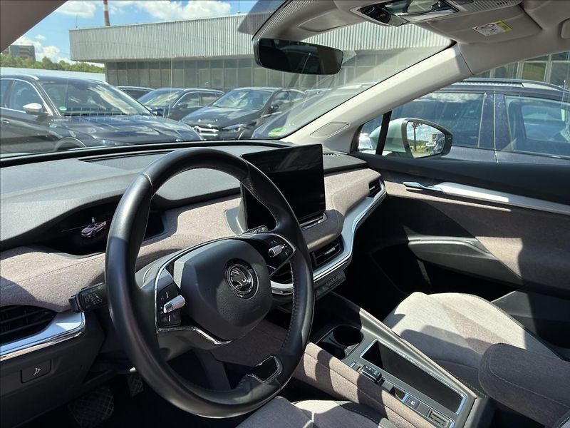 Škoda Enyaq 0,0 IV60 132KW 62kWh TAŽNÉ - fotka 9 z 25