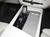 Volvo XC60 2,0 B4 AWD Plus dark Bezklíč - náhled 14