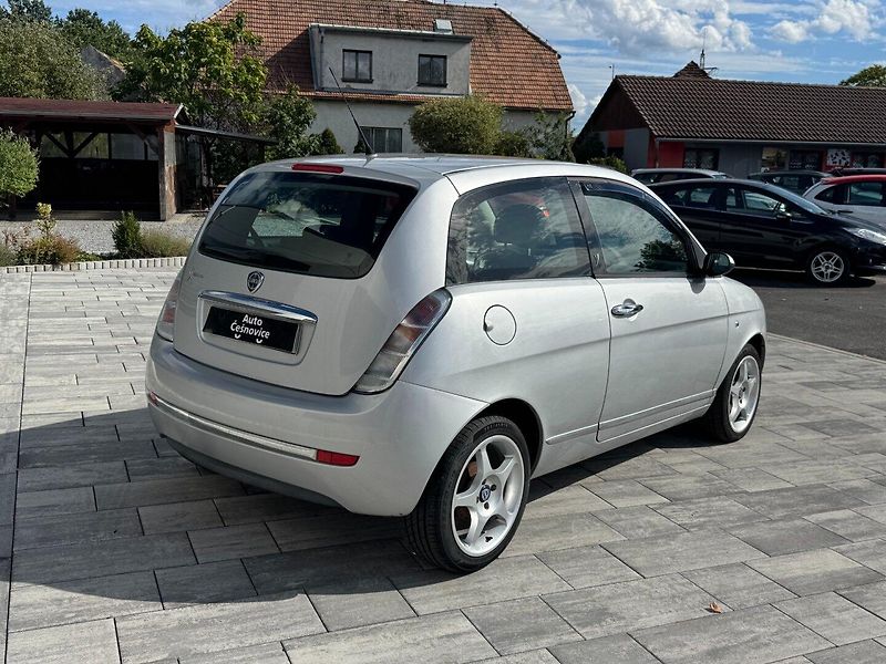 Lancia Y (2008) 1,4i 57 KW Klima - fotka 5 z 28